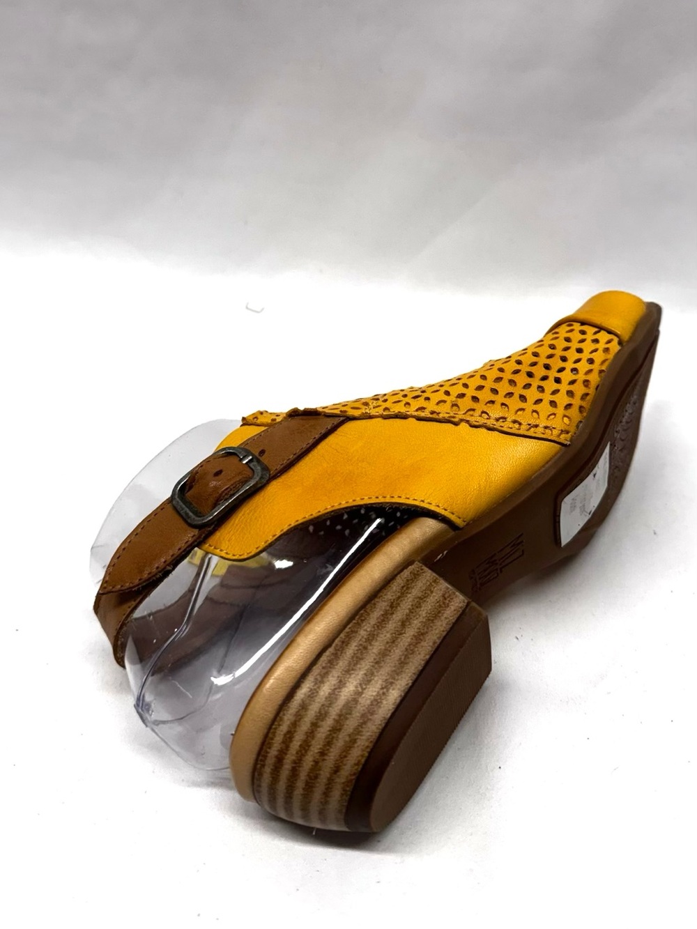 MIZ MOOZ WOMEN'S SIDE BUCKLE / ZIP LEATHER SANDALS OCRE 37EU / 7US # T-186 - Picture 5 of 5